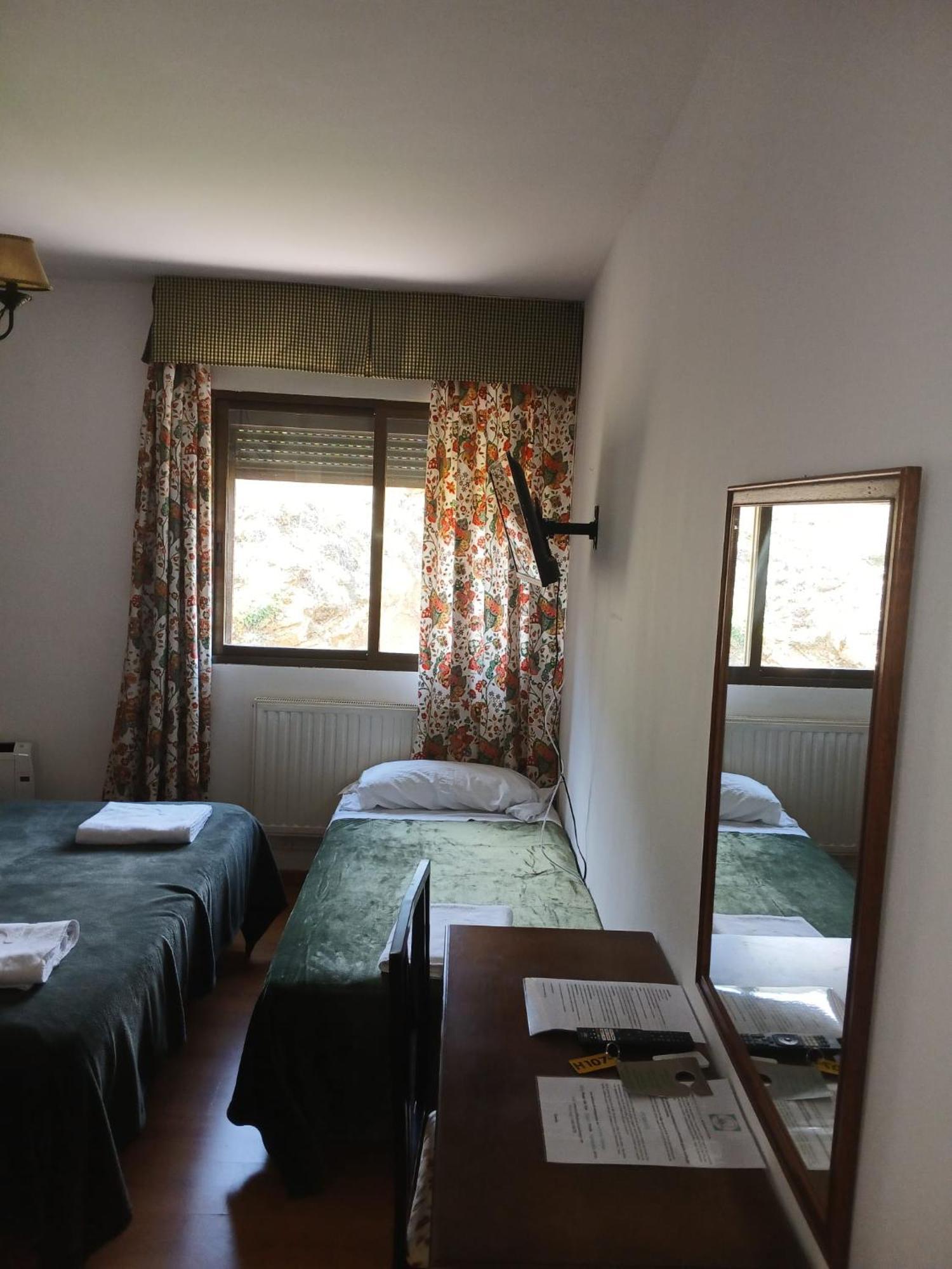 Hostal Rural Alto Tajo Poveda Poveda de la Sierra Buitenkant foto